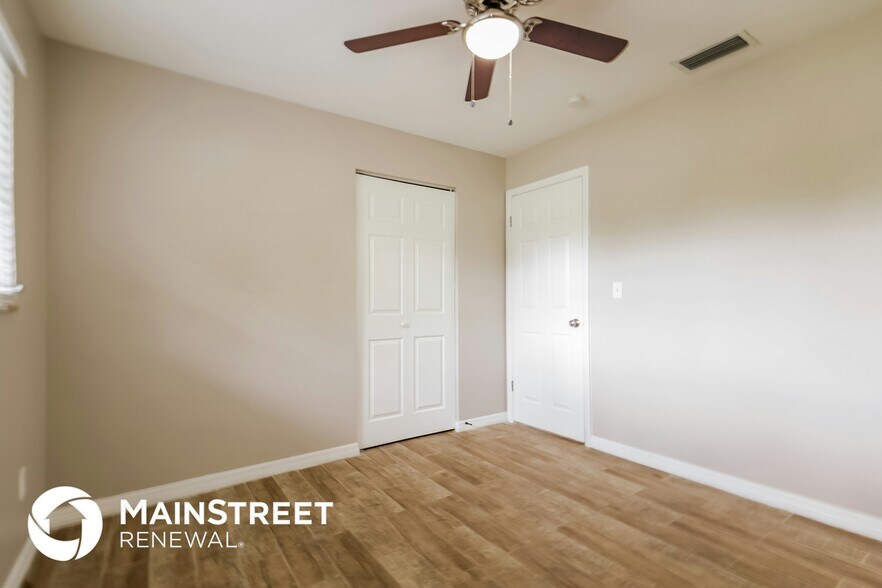 Building Photo - 503 NE 13th Ave