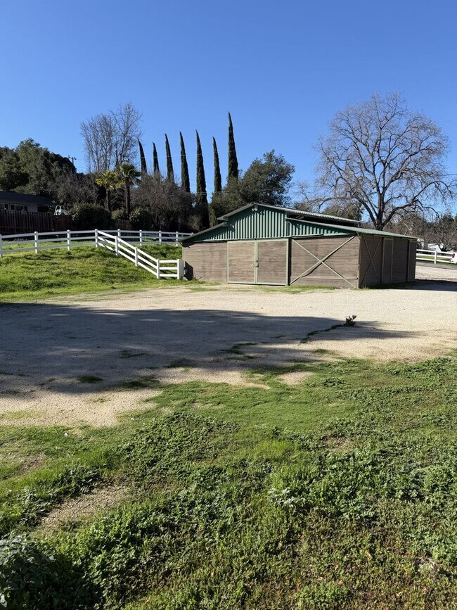 Building Photo - Beautiful 4 Bedroom, 3 Bathroom Atascadero Home On 2 Acre Lot with Solar Power