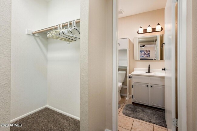 Building Photo - 4515 W Continental Dr