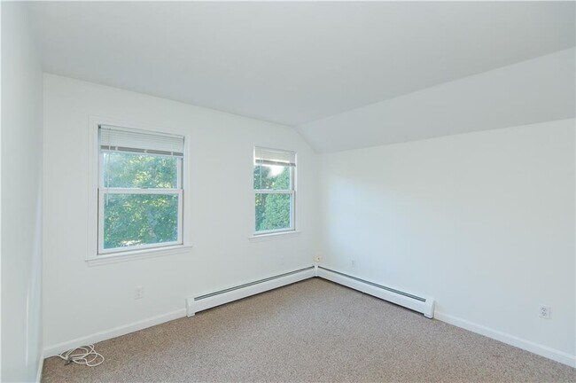 Building Photo - 27 Fenner Ave