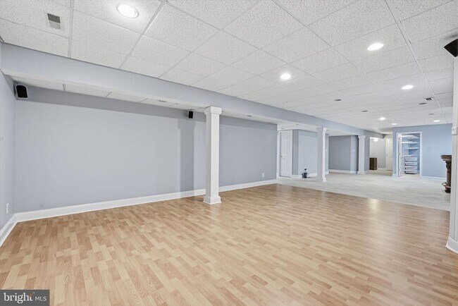 Building Photo - 3515 Devon Dr
