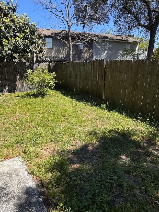 Building Photo - 11719 Fort Caroline Lakes Dr N