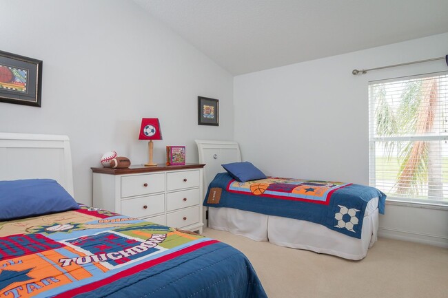 Building Photo - Beautiful Fully Furnished 4 Bedroom 3 Bath...