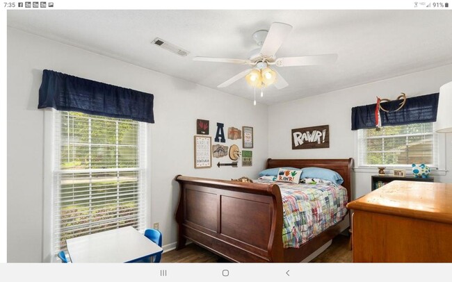 Building Photo - Family House Rental