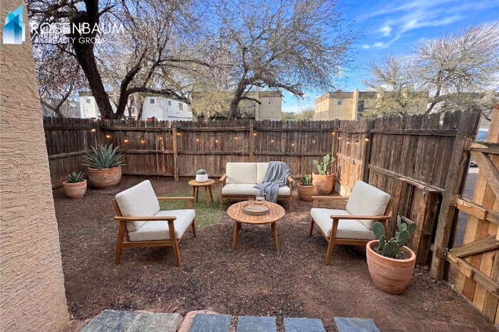 Building Photo - 1741 E Pepper Cir