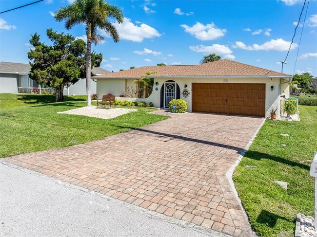 Building Photo - 2220 Broad Ranch Dr