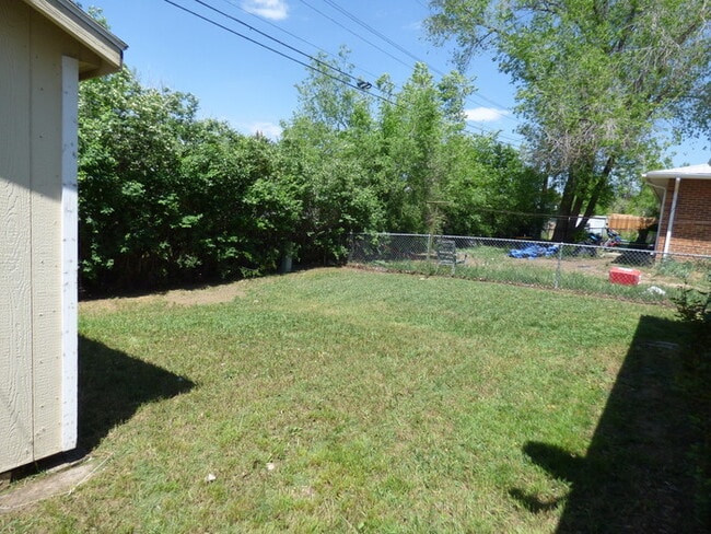 Building Photo - 2 Bed/1 Bath Duplex in Longmont