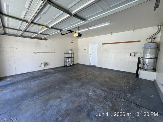 Building Photo - 8465 Adams Valley St
