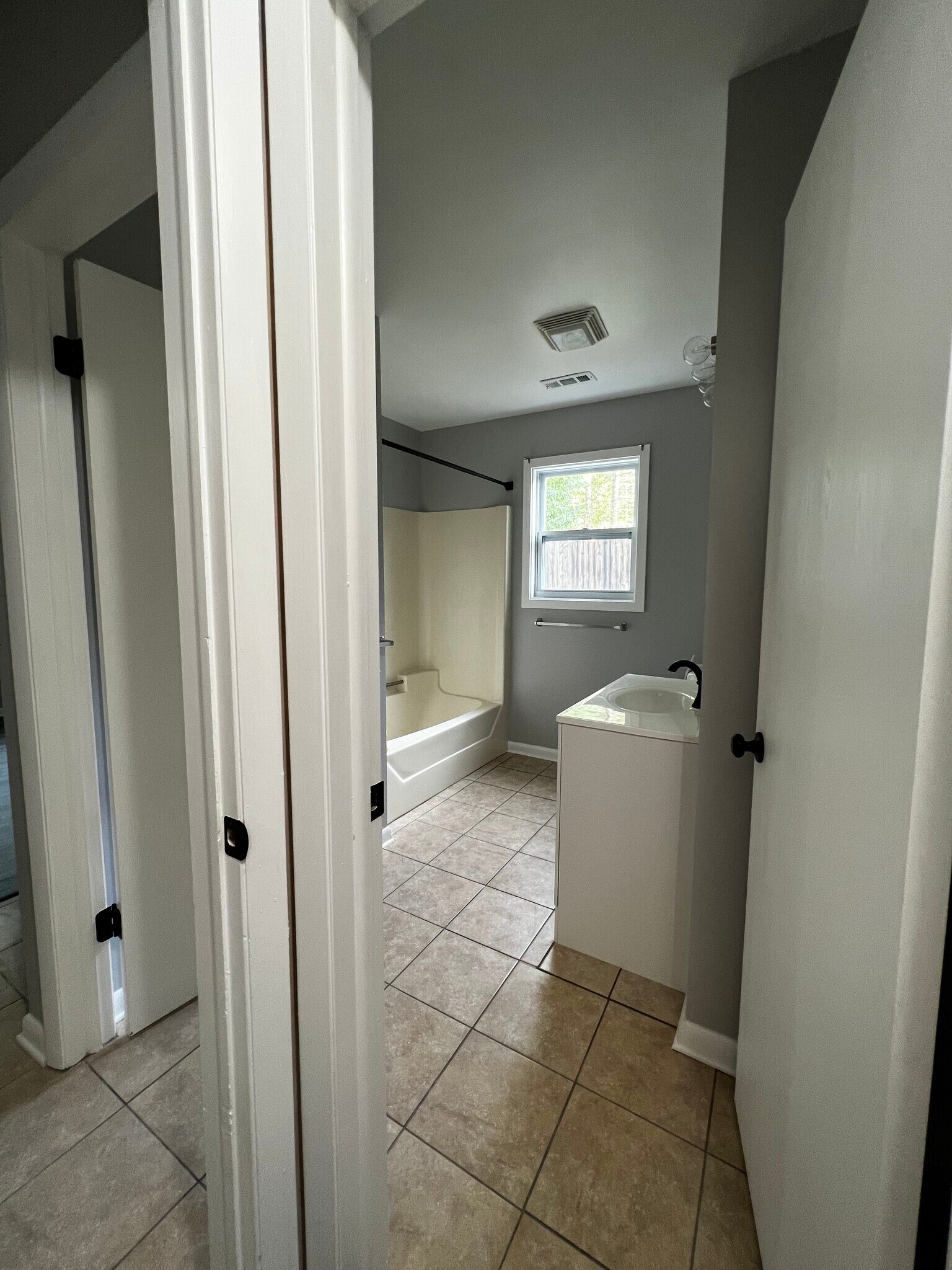 Building Photo - 4 Plantation Ln