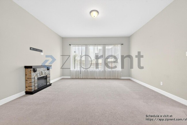 Building Photo - 2900 Blf Crk Dr