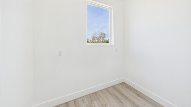 Building Photo - 2415 Harrington St