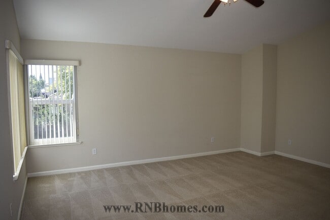 Building Photo - 2400 Carr Ct