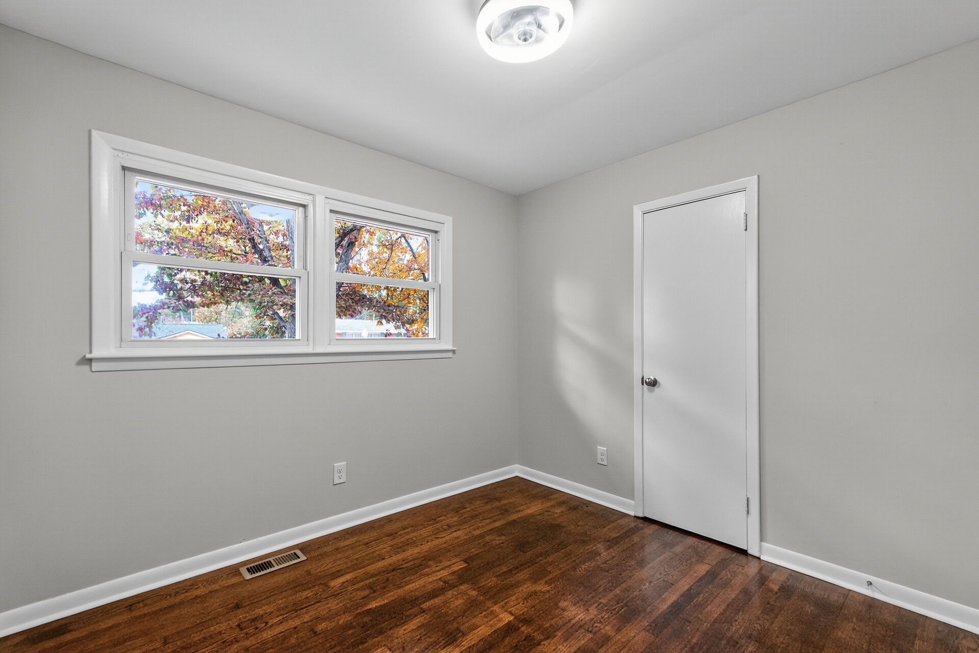 Building Photo - 517 Cooper Rd