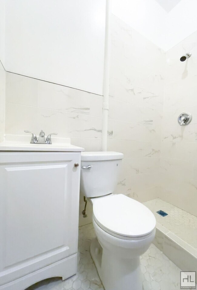 Building Photo - NORTH 9 STREET / Williamsburg / Spacious 1...