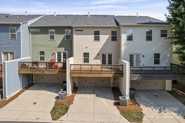 Building Photo - 4061 Zilker Park Dr