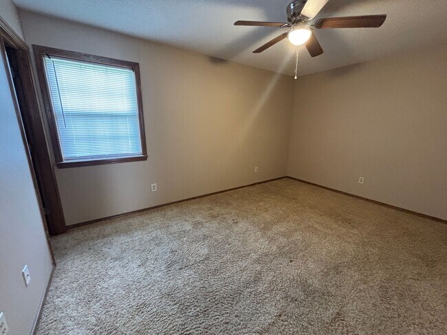 Building Photo - Charming 2-bedroom, 1-bathroom house in Russellville