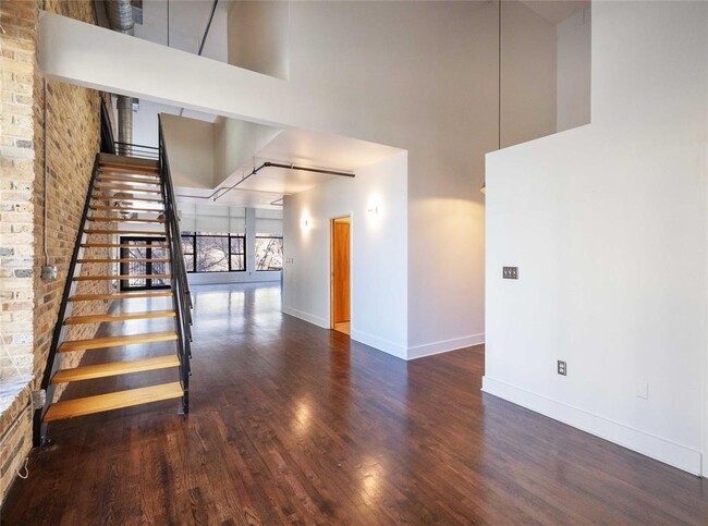 Building Photo - 411 Brazos St