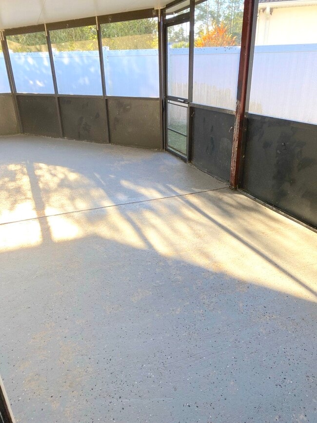 Building Photo - 4 Prosperity Ln