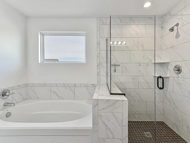 Building Photo - 356 Honey Tree Wy