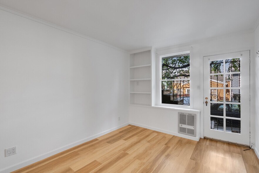 Building Photo - 22 Montezuma St