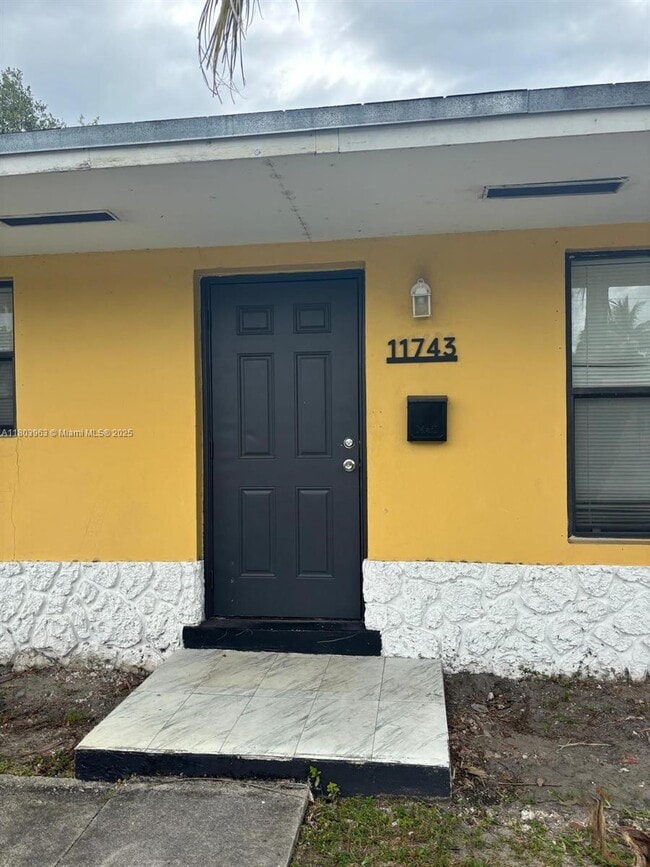 Primary Photo - 11741 NE 14th Ave