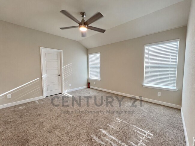Building Photo - 606 Capstone Cir