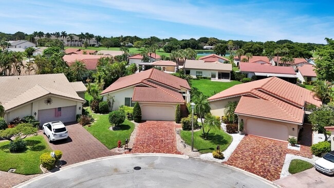 Building Photo - 5529 Lakeview Mews Terrace