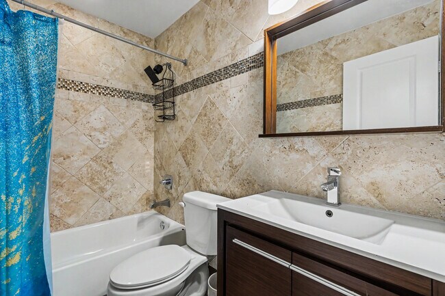 Building Photo - 1250 SW 113th Terrace