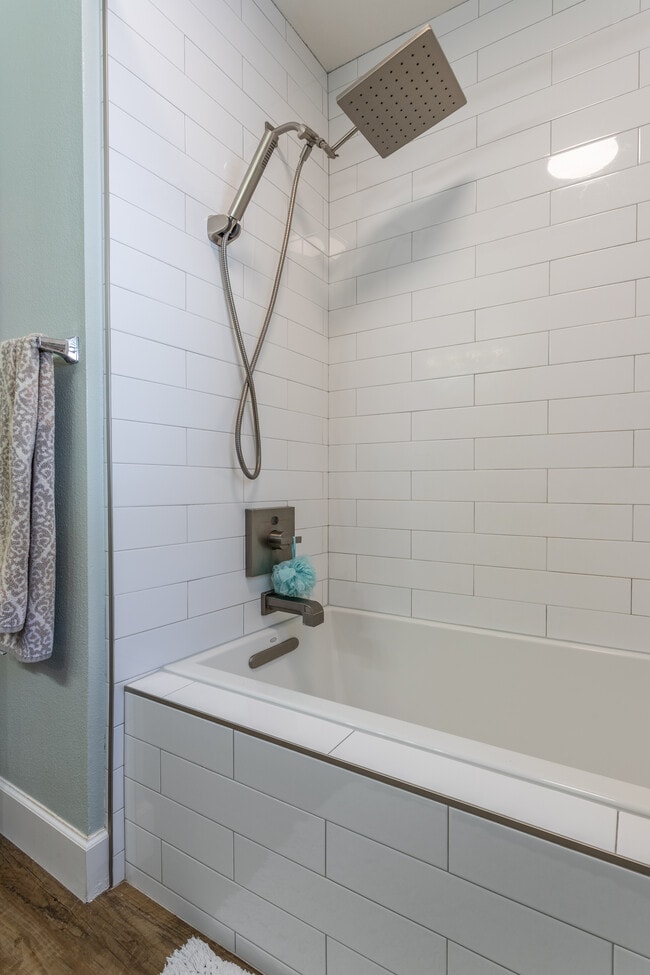 Building Photo - 207 Boyce St