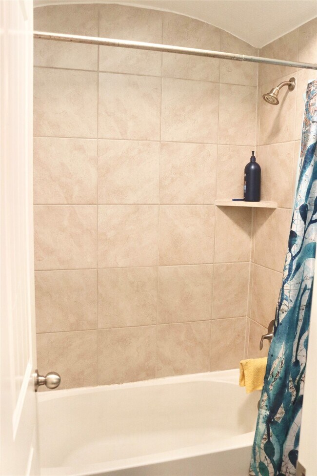 Building Photo - 5627 S Denham Ridge Ln