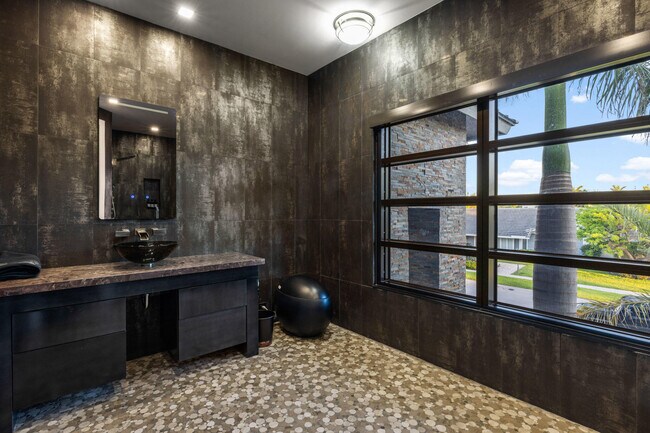 Building Photo - 839 NE Bay Isle Dr