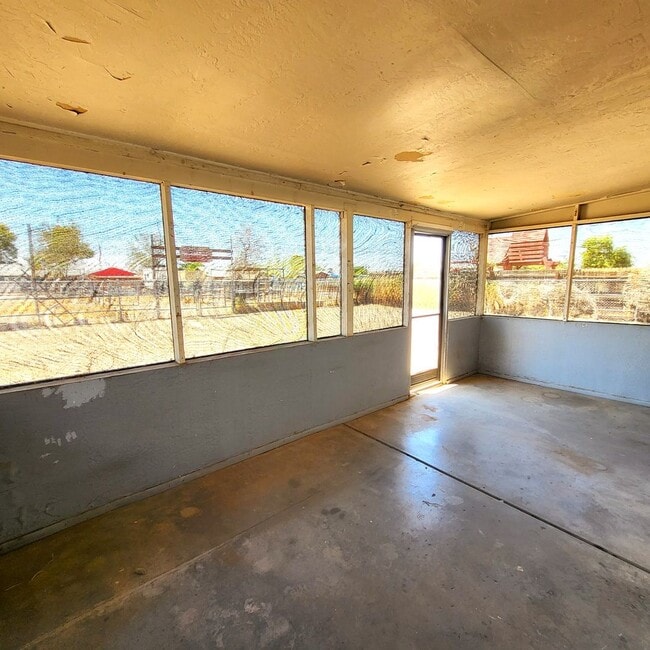 Building Photo - NICE OPEN HOME READY TO RENT!
