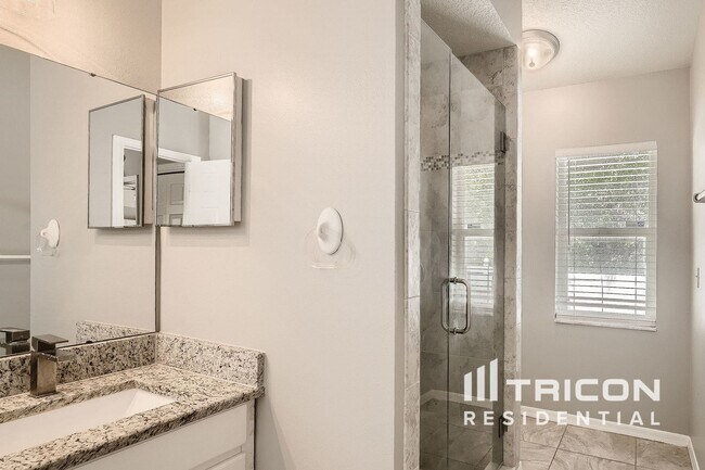 Building Photo - 30433 Tremont Dr