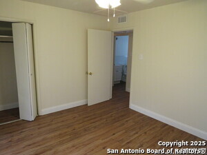 Building Photo - 419 Anton Dr