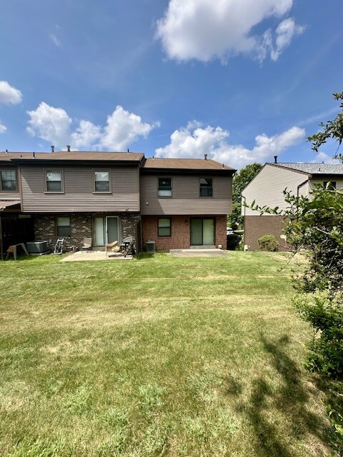 Building Photo - 7351 Beacon Hill Dr