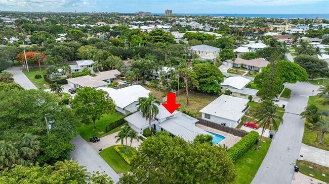 Building Photo - 2616 NE 26th Terrace