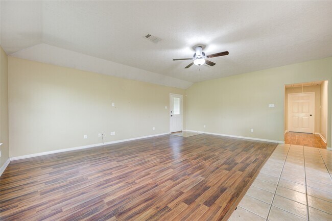 Building Photo - 9550 Thousand Oaks Loop