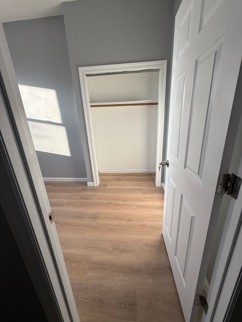 Building Photo - 189 Sheridan Ave