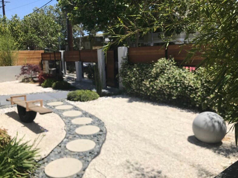 Building Photo - 1347 W 23rd St