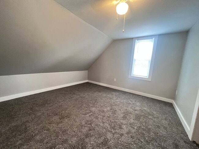 Building Photo - Wonderful and Spacious Three Bedroom Home Minutes from Downtown Grand Rapids!!