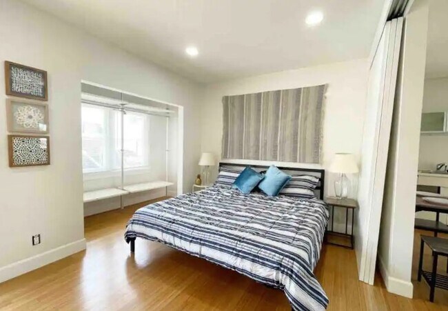 Building Photo - 1541 Berkeley St