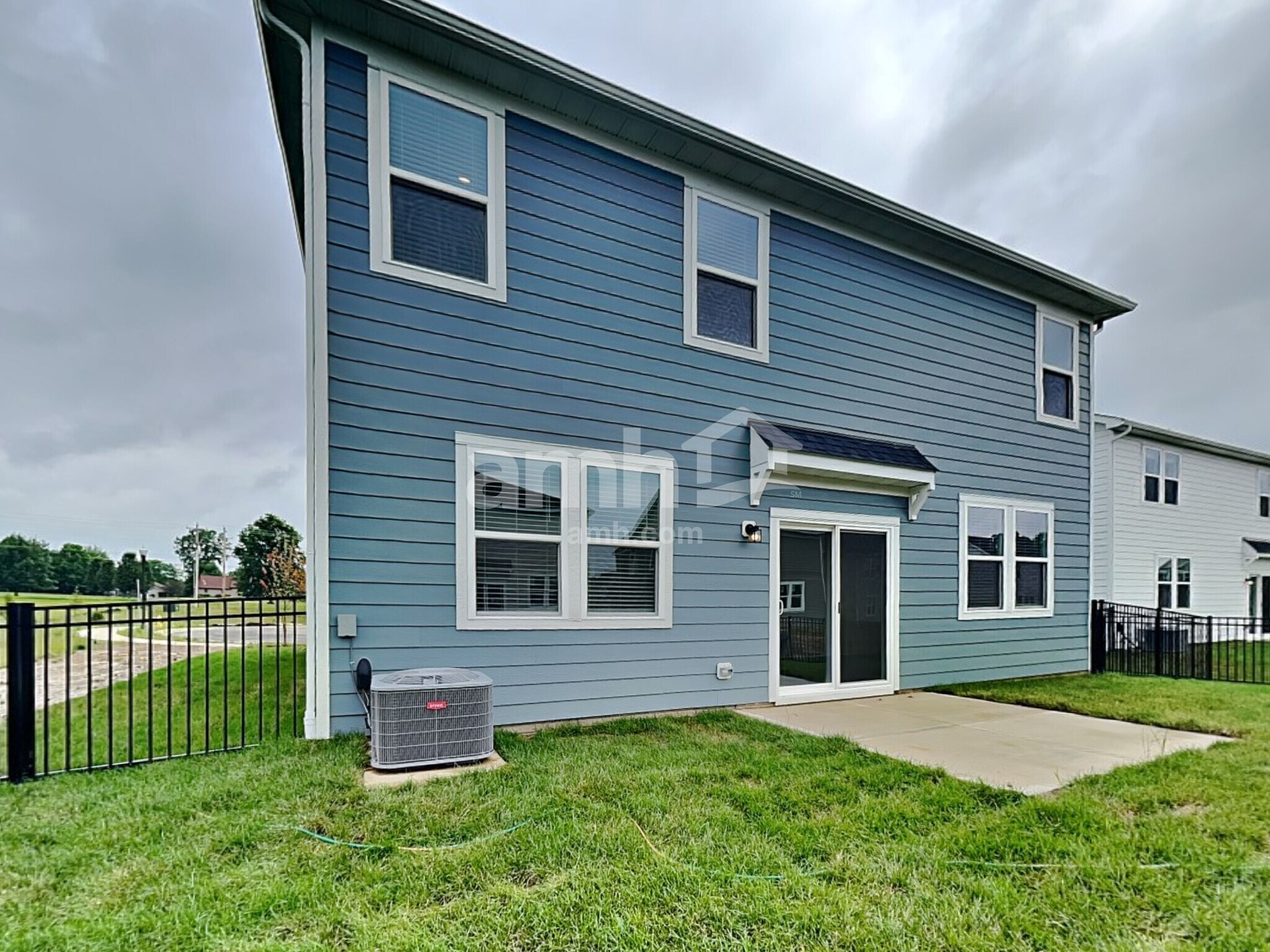 Building Photo - 419 Golden Maple Pl