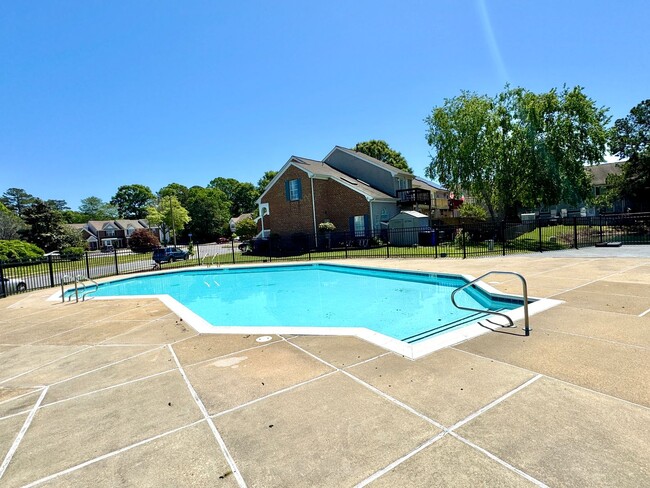 Building Photo - WELCOME HOME to your Beautifully updated townhome.