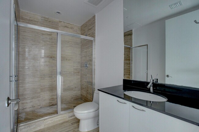 Building Photo - 15901 Collins Ave