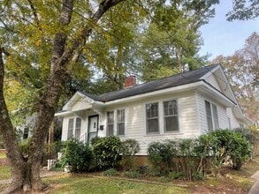 Building Photo - 612 Ridgewood Ave