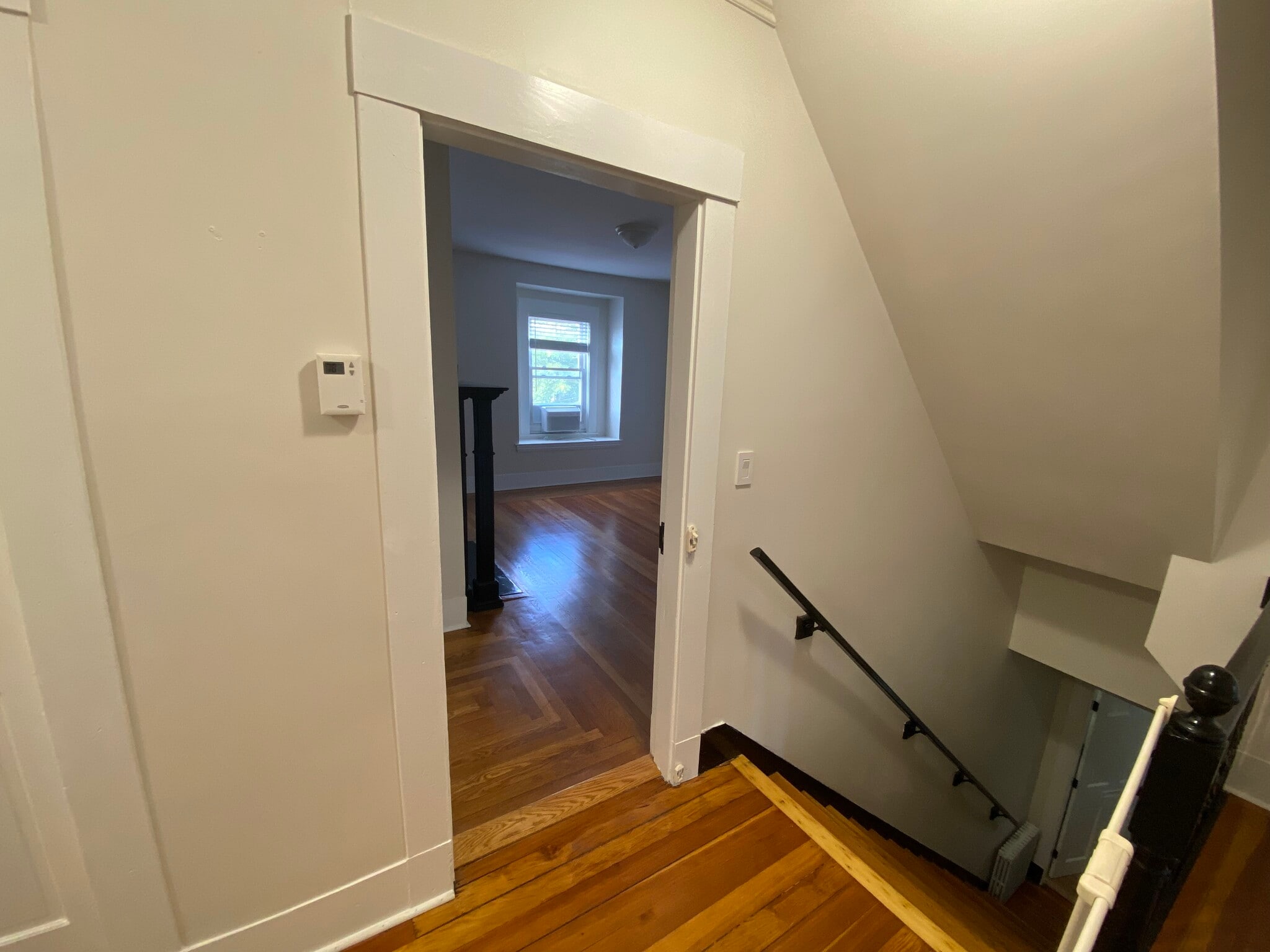 Building Photo - 17 Linden Pl