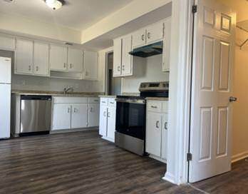 Building Photo - 3036 Willow Ln Dr