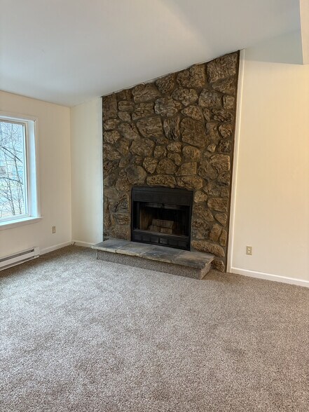 Building Photo - 4161 Romeo Rd