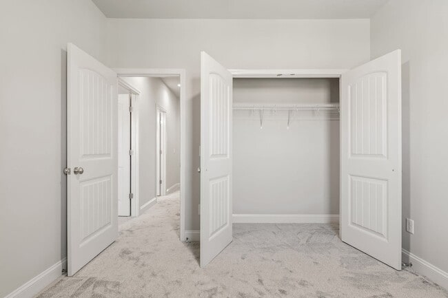 Building Photo - 1444 Channing Dr