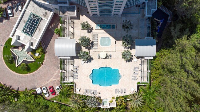 Building Photo - 19400 Turnberry Way